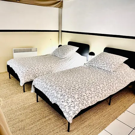別荘 Camargue House With Pool -